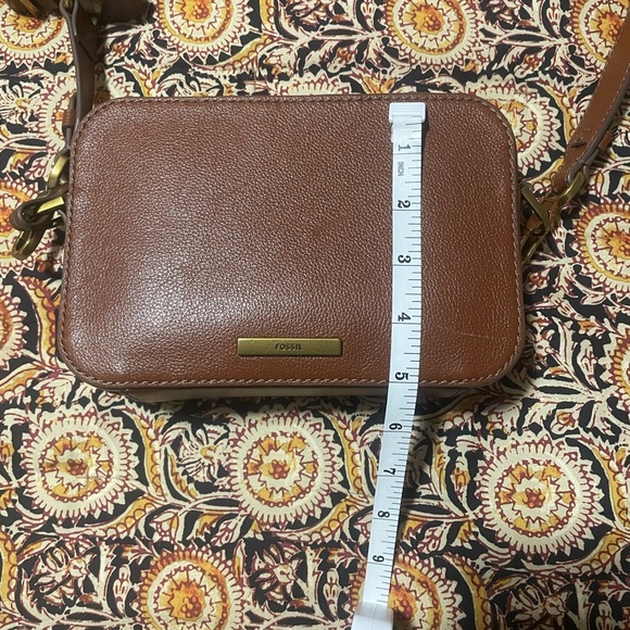 Fossil Tan Leather Crossbody Bag - Picture 7 of 8